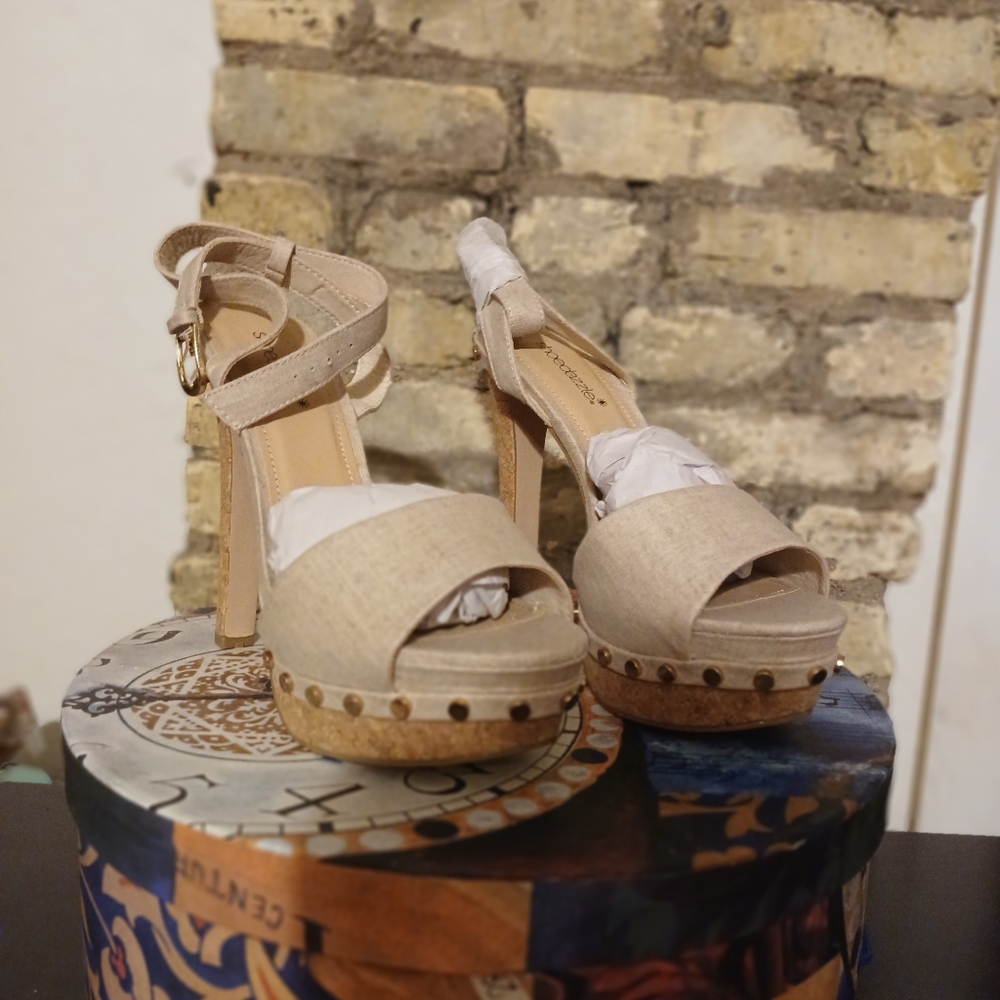 Elegant Beige Women's Sandals